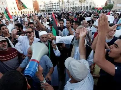 ادامه اعتراض کارگران و دانشجویان به قطع برق در لیبی/ مردم خشمگین شدند