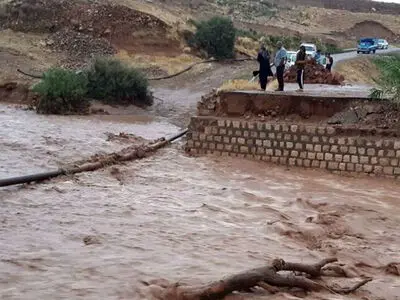 بسته شدن 2 جاده اصلی و 29 راه فرعی در هرمزگان / قطعی برق 6000 مشترک