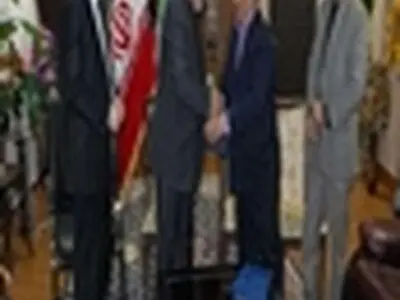 تفاهم نامه همکاری بین منطقه آزاد ارس و انبارهای عمومی ایران امضا شد