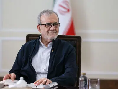 الرئيس بزشكيان: لو توحدنا جميعا فسنبني إيرانا قوية