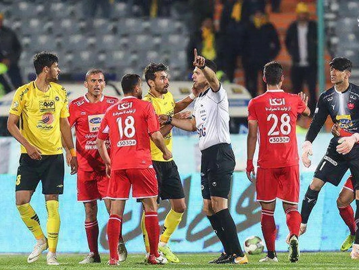 باشگاه پرسپولیس از استنلی کی‌روش شکایت می‌کند