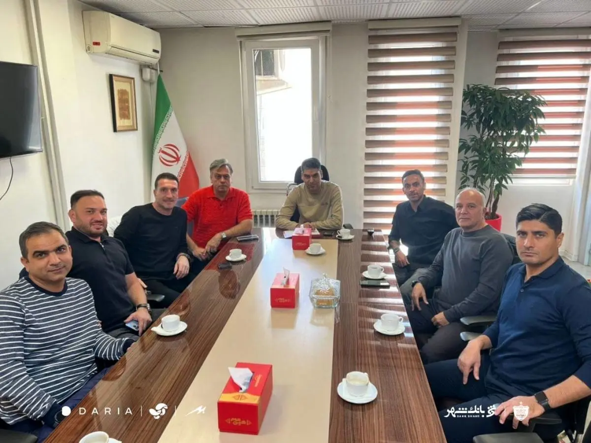 انقلاب بزیک در پایه‌های پرسپولیس آغاز شد