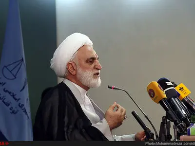 تمام کمک‌های انتخاباتی خلاف نیست/ صفدرحسینی بازداشت نشده است/ حقوق شهروندی را نباید سیاسی کرد