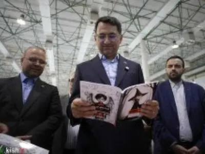 بازدید مدیرعامل سازمان منطقهٔ آزاد کیش از ششمین نمایشگاه کتاب
