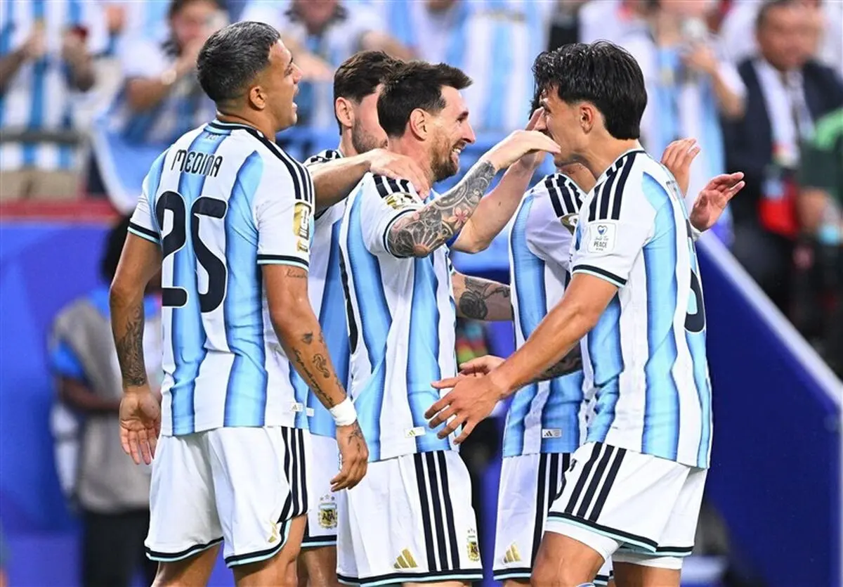 آرژانتین 3 - 0 الجزایر ؛ مسی برای افتتاحیه هت‌تریک کنار گذاشت