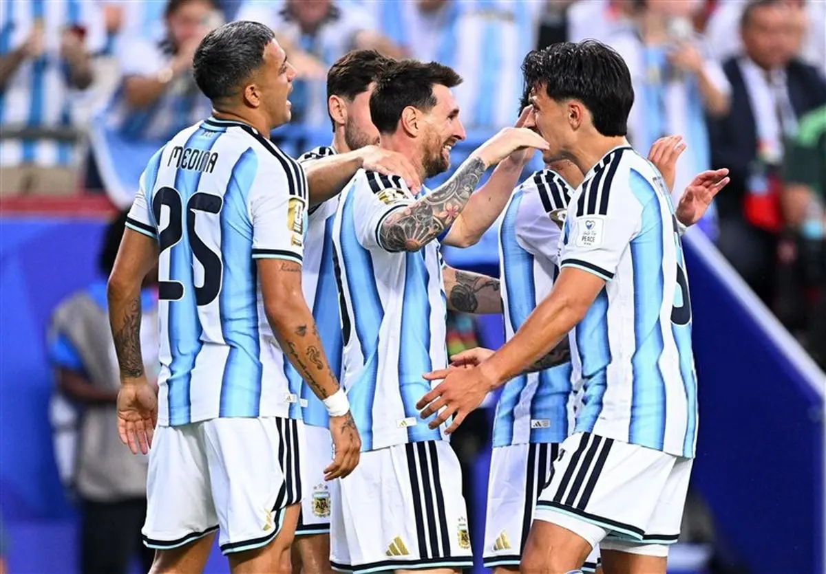 آرژانتین 3 - 0 الجزایر ؛ مسی برای افتتاحیه هت‌تریک کنار گذاشت