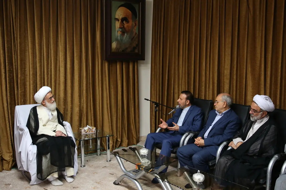 دولت با نظارت و اشراف دقیق با گرانی مقابله کند