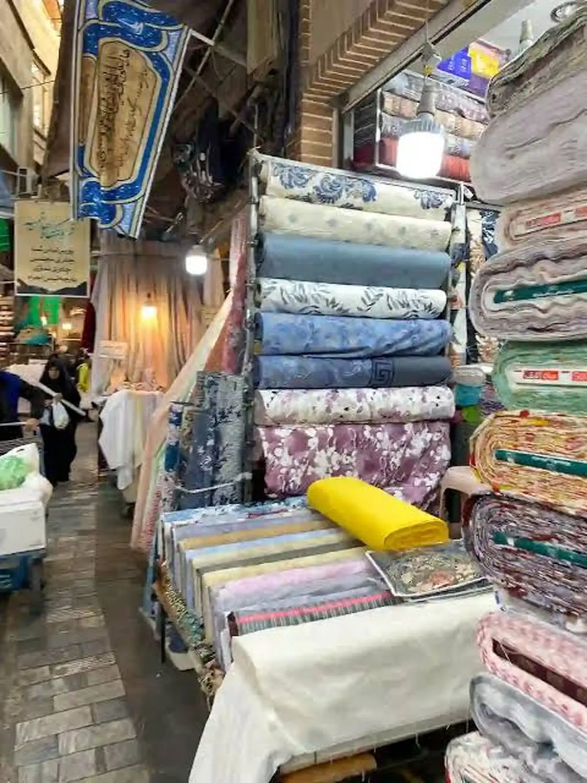 راسته پارچه‌فروش‌ها در بازار تهران در دوران ناصرالدین‌شاه+ عکس