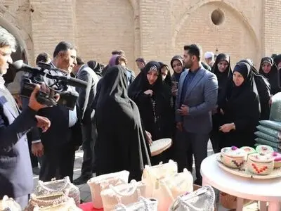  بهروزآذر: آب آشامیدنی مهمترین چالش مردم منطقه است/لزوم توسعه کسب و کارهای زنان 