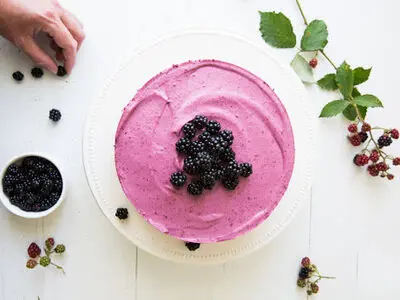 طرز تهیه کیک شاتوت ساده و خوشمزه با ماست