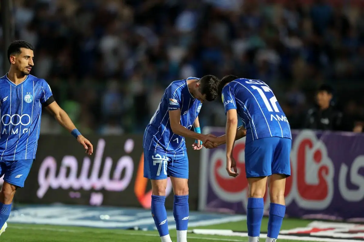 گلهای طلایی استقلال با امضای منیر و آسانی