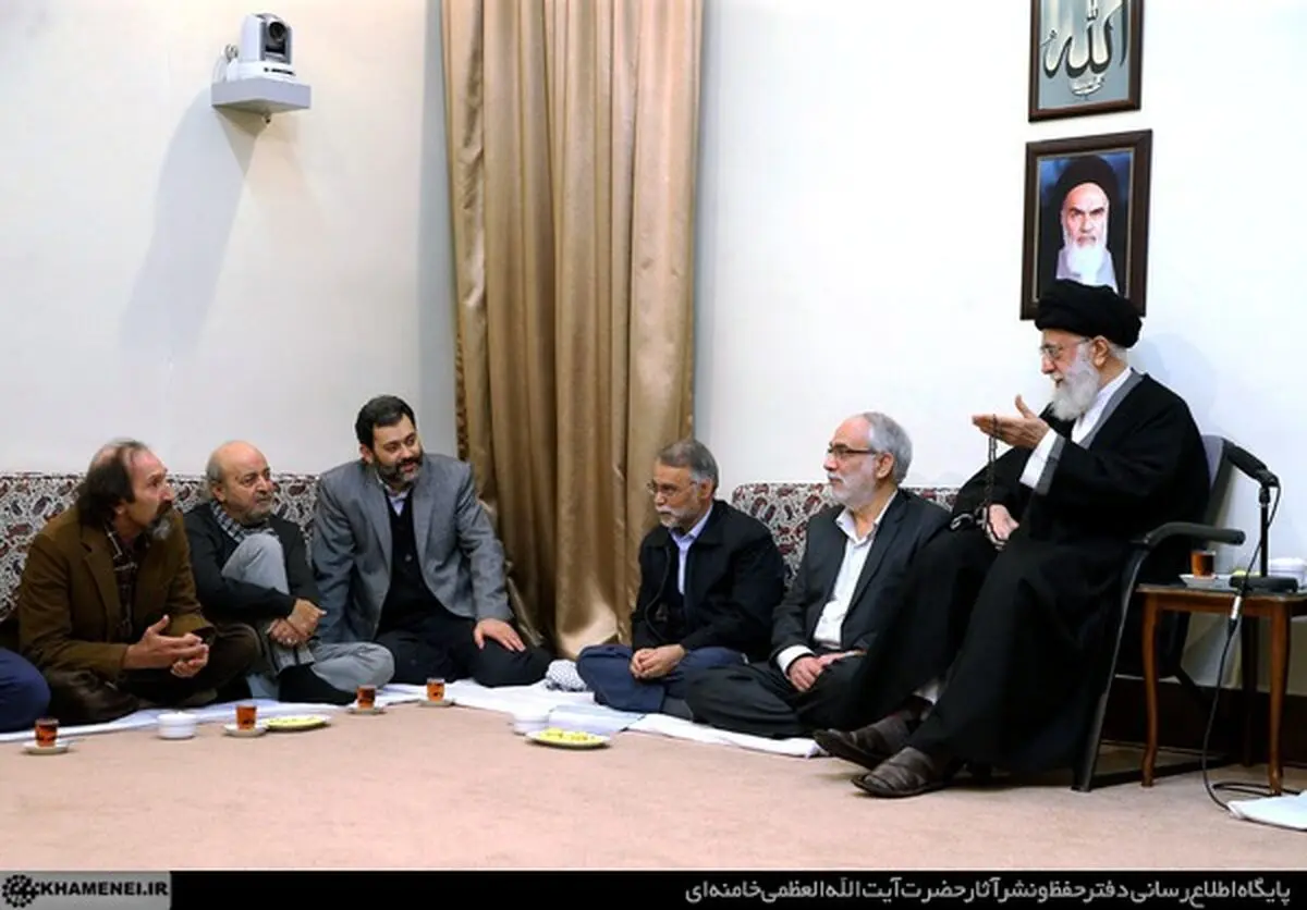 اصرار حاضران در جلسات پنجشنبه باعث شد سراغ «غیررسمی» برویم/ تلاش کردیم یک قدم به شخصیت واقعی رهبر انقلاب نزدیک‌تر شویم