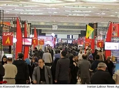 حاشیه‌هایی که فضای تخصصی نمایشگاه مطبوعات را غیرتخصصی می‌کند