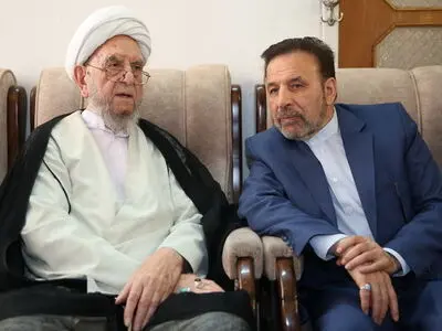 عیادت نماینده رئیس‌جمهوری از آیت‌الله امینی