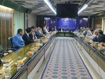 نشست هم‌اندیشی فعالان سیاسی آبادان برگزار شد/تاکید بر برگزاری دوره‌ای کنشگران و فعالان حوزه‌های مختلف
