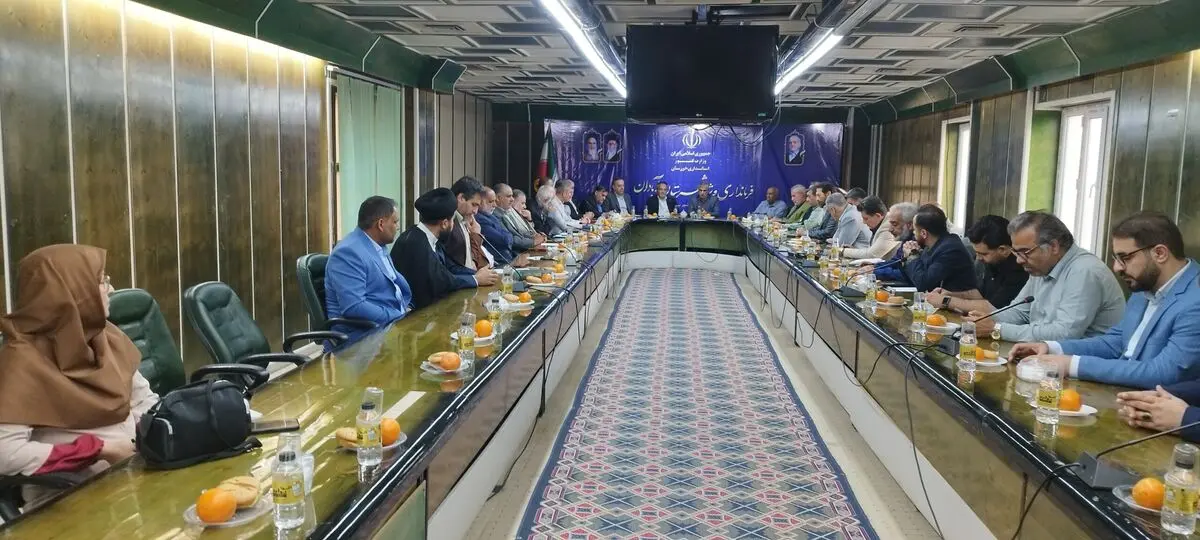 نشست هم‌اندیشی فعالان سیاسی آبادان برگزار شد/تاکید بر برگزاری دوره‌ای کنشگران و فعالان حوزه‌های مختلف