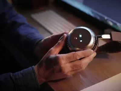 کیفیت استودیو روی گوش