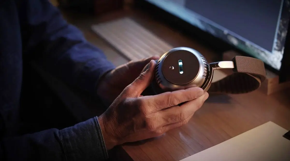 کیفیت استودیو روی گوش