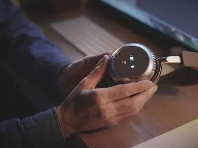 کیفیت استودیو روی گوش
