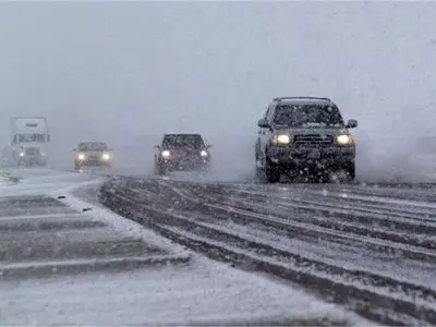 محورهای غرب و جنوب اصفهان لغزنده است