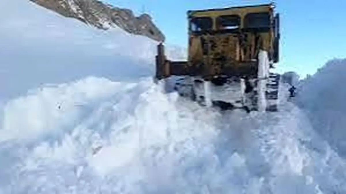 گردنه عسل‌کشان شهرستان کوهرنگ مسدود شد