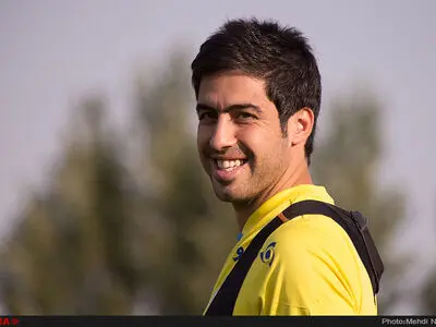 خسرو حیدری به همراه همسر و دخترش/عکس