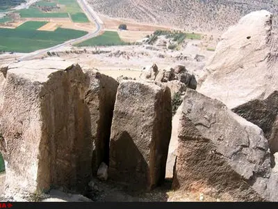 شناسایی معادن سنگ هخامشی در دشت پاسارگاد 