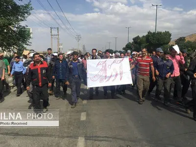 آیا وزیر کار صدای کارگران معترض آذرآب را شنید/ هرچه می‌کشیم از خصوصی‌سازی است/ کارگران اراک به سران سه قوه نامه نوشتند