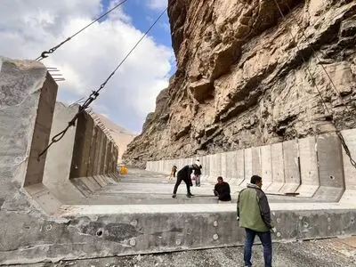 اتمام نصب قطعات تحتانی گالری خوزنکلا در محور کرج_کندوان