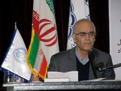 نمی‌دانم از کجا باب شده که کانون وکلا نباید در سیاست دخالت کند/ حقوقدانان تحرک بیشتری از خود در مسایل سیاسی و اجتماعی نشان دهند