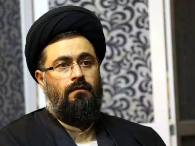 سید یاسر خمینی رای خود را به صندوق انداخت + فیلم