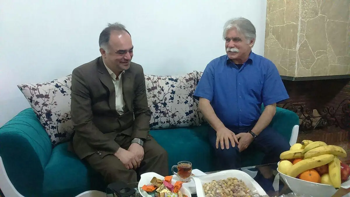 ادبیات و زبان طنز تلطیف کننده فضای جامعه هستند