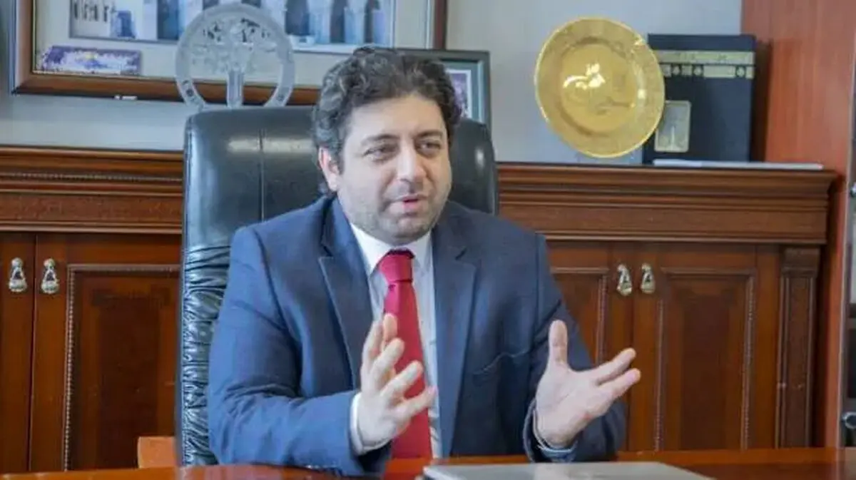 ایران در سخت‌ترین شرایط از کتاب پاسداری می‌کند