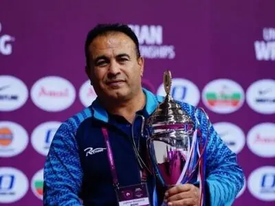 تحقیر ملی پوشان فرنگی کار خوزستانی در فرودگاه اهواز