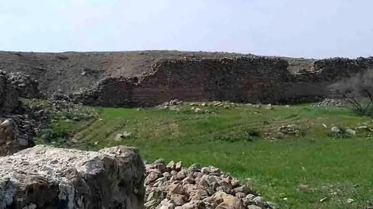 مرمت و سامان‌دهی قلعه شاخ دهلران ایلام انجام می‌شود
