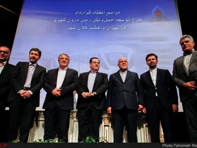 امضای قرارداد طرح توسعه حمل‌ و نقل ریلی درون شهری 