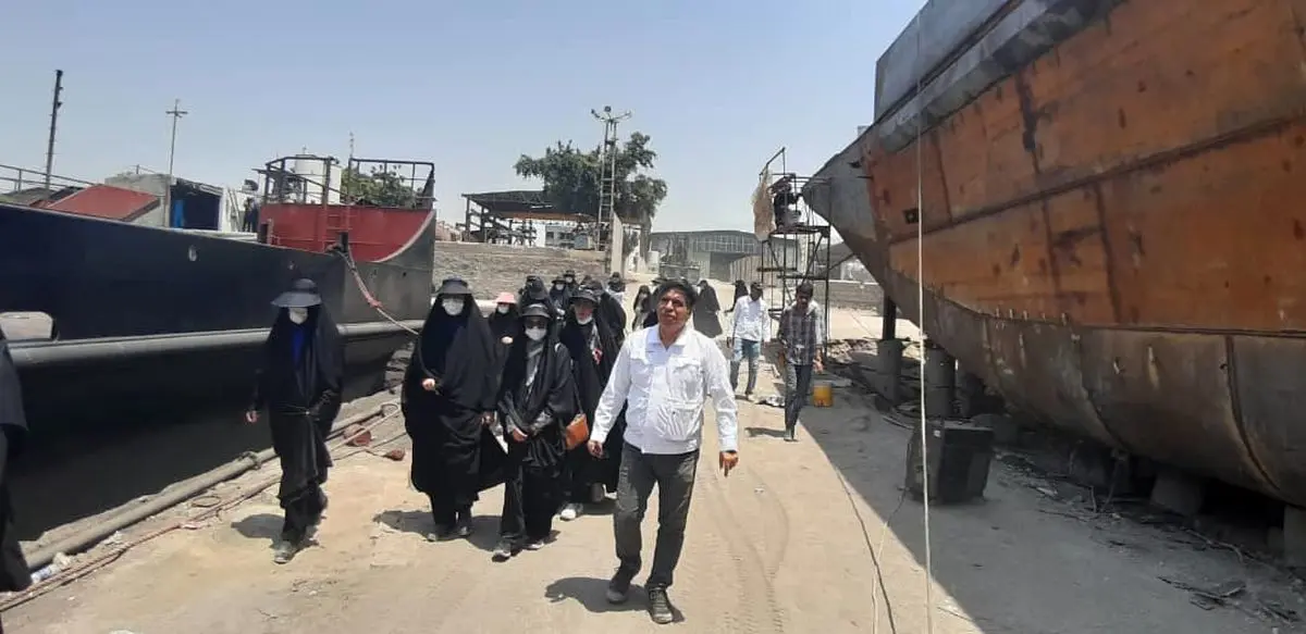 بازدید دانشجویان از ۱۰ واحد صنعتی غرب بندرعباس در قالب برنامه روایت پیشرفت