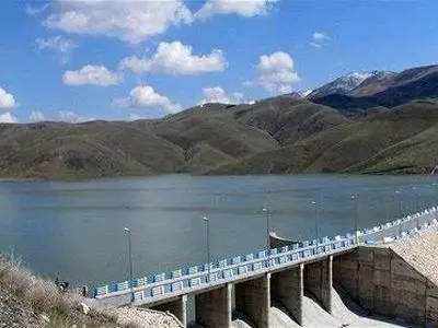 ۴۲ درصد از حجم مخازن سدهای استان پر است