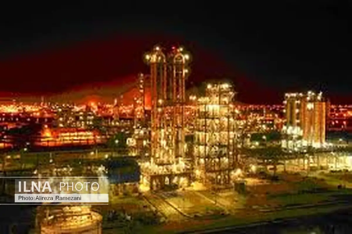 پتروشیمی اولویت اقتصاد ملی به موازات آب / زمزمه‌های تشکیل وزارت پتروشیمی 