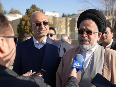 کرمانشاه نماد همزیستی مسالمت آمیز همه ادیان و مذاهب مختلف است