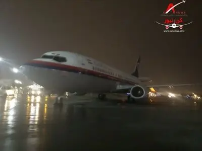 تصویری از مهار هواپیمای ۷۳۷ کاسپین در طوفان شدید تهران