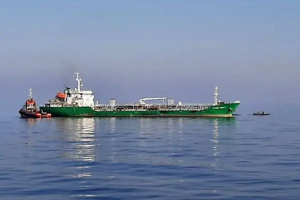 ايران: احتجاز سفينة أجنبية تحمل 6 ملايين لتر من الوقود المهرب في بحر عُمان