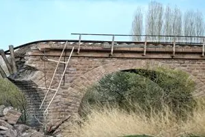 بازسازی پل تخریب شده راه‌آهن امین‌آباد زنجان / پل در چرخه خدمت‌رسانی قرار گرفت