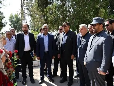 بازدید وزیر میراث فرهنگی از پاسارگاد و تخت‌جمشید 