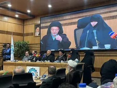 پیرو شهید رئیسی باید علم و عمل را تقوامحور و عدالت‌محور پیش ببرد
