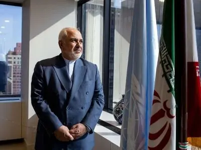 ظریف: شماره تلفن‌های من شخصی است/ آنقدر با من تماس گرفته شد که فرصت پاسخگویی ندارم 
