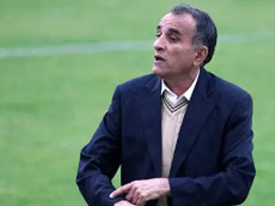 چرخابی: ذوب‌آهن نباید توپ و میدان را به تیم برانکو بدهد/ پرسپولیس فقط یک تیم است نه بیشتر!