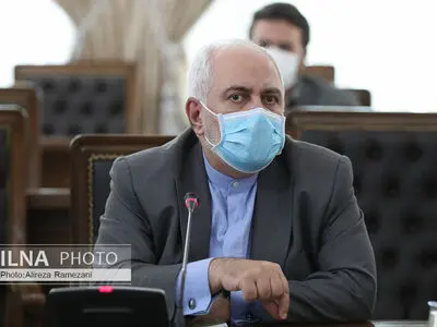 ظریف: تصریحات ماکرون حول حریة التعبیر مقززة 