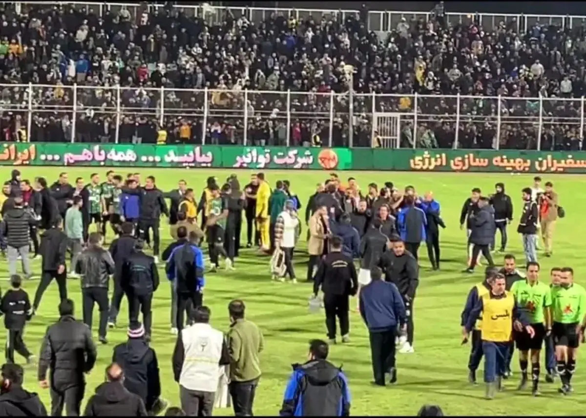 درگیری لفظی ساپینتو و رحمتی پس از تساوی جنجالی خیبر و استقلال