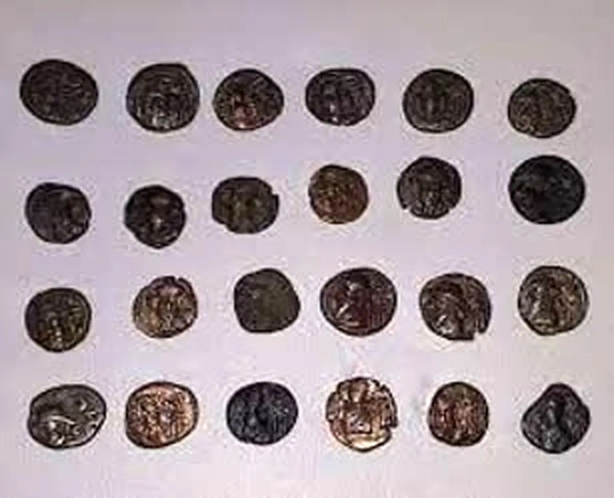 کشف و ضبط 92 عدد سکه دوره سلوکی-اشکانی در همدان